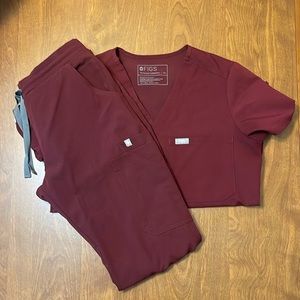 XS Catarina One Pocket Scrub Top and XS Petite Yola Skinny Scrub Pants